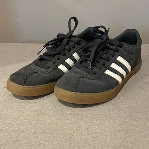 Adidas Sneakers